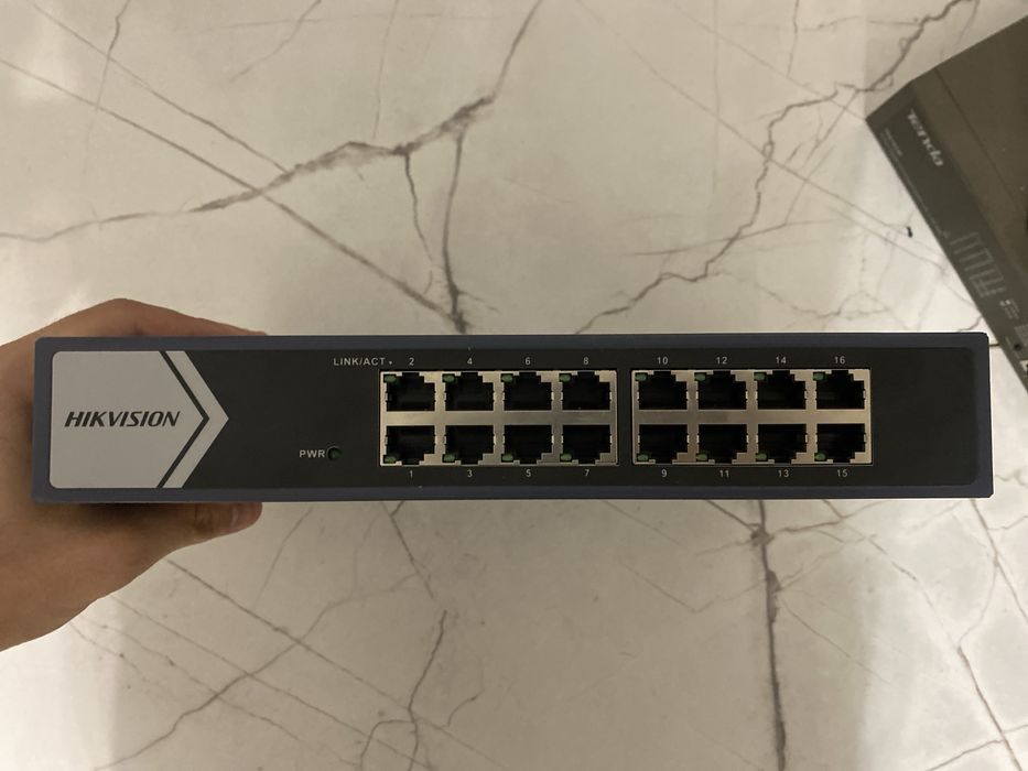 Коммутатор для сервера. Для компьютера.