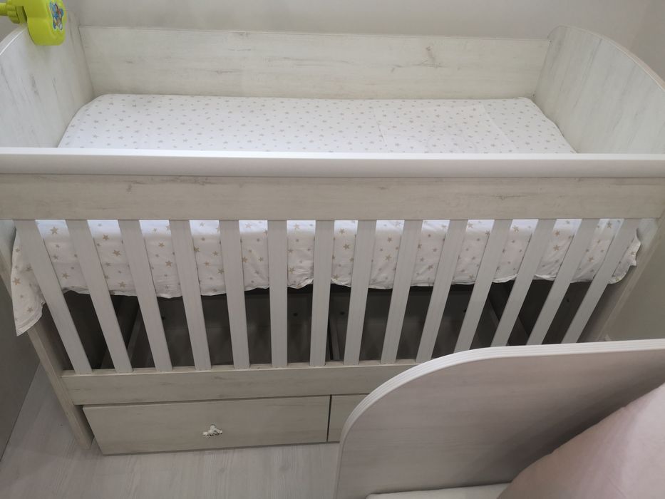 Дървена кошара с обиколници