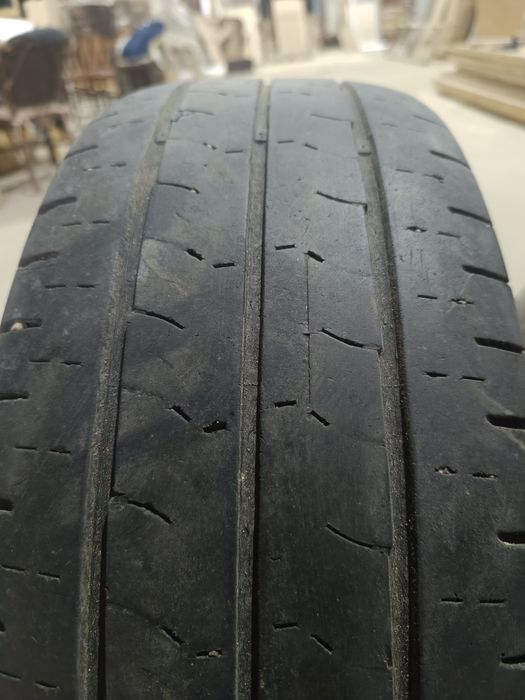 Продам резину 225/70R15 C