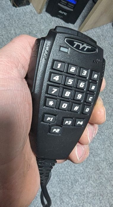 Продавам радиостанция TYT-9800
