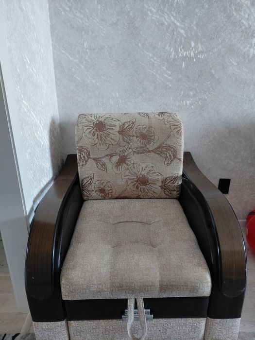Продам диван с креслом