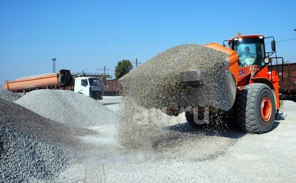 Услуги по доставке песка, щебня
