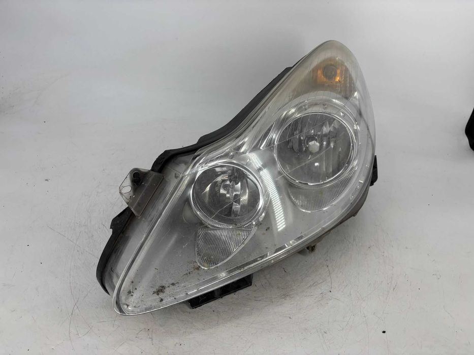 Far stanga Opel Corsa D an 2008
