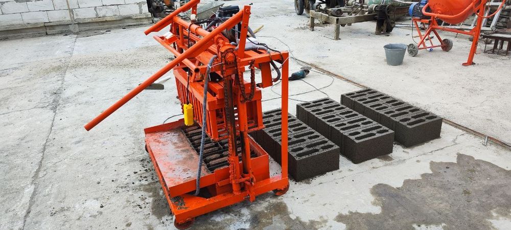 Shlakablok aparat pol avtomat 220v   kreditga xam boladi