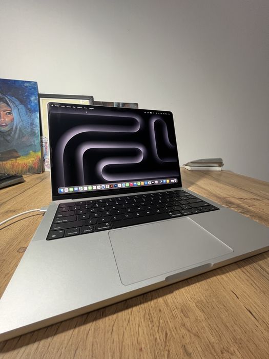 Apple MacBook Pro 14 2023 M3 /18 Гб /SSD 512 Гб