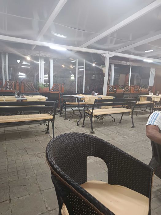 Отдава ресторант под наем