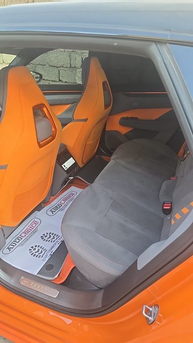 Zeekr 001 z sport 2024 год