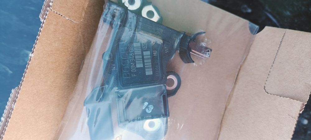 Реле регулятор генератора BOSCH