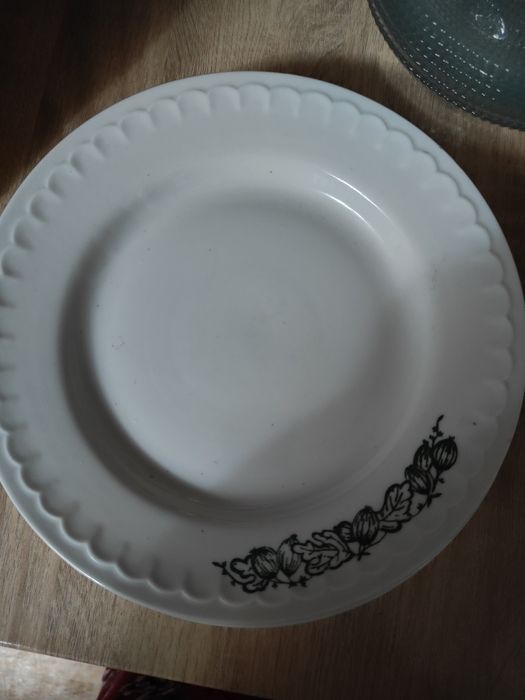 Продам  недорого  посуду.