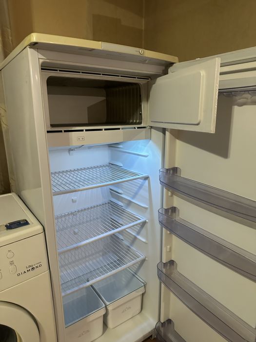 Холодильник Бирюса