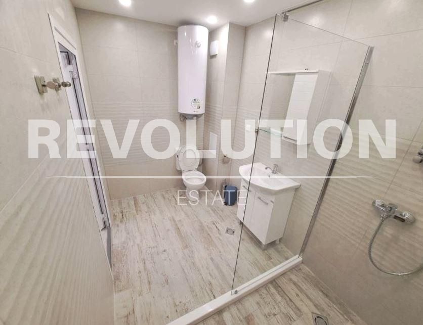 Дава се под наем Двустаен апартамент в Варна, Цветен квартал - 75 кв.м за 600 € - Снимка #4