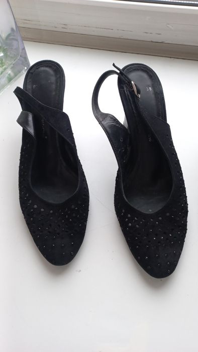 Продам летнюю обувь босоножки