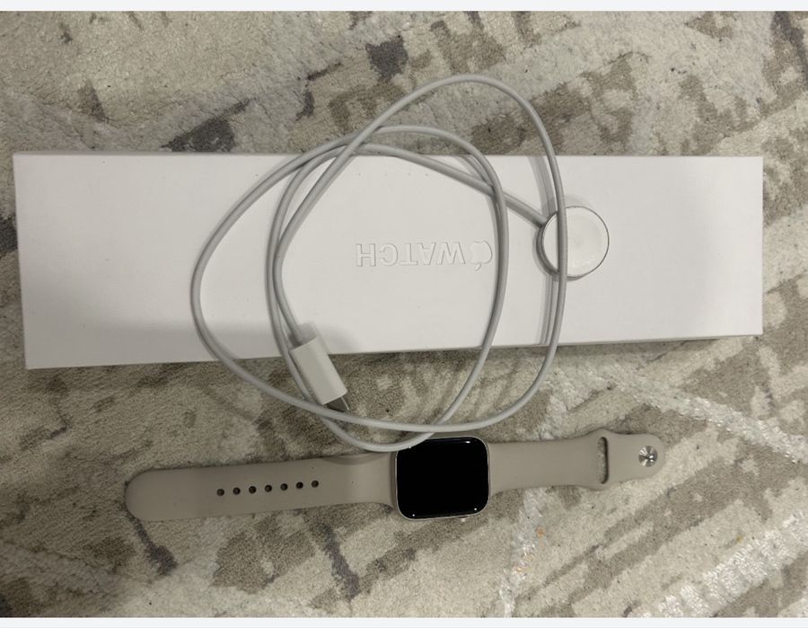 Поодаю смарт часы apple watch 8