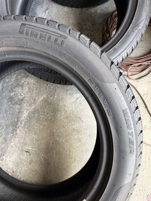 2 anvelope iarna 215/55/18 , Pirelli , 6 mm !