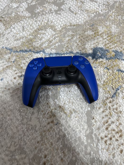 Джостик от пс 5 в синем дизайне