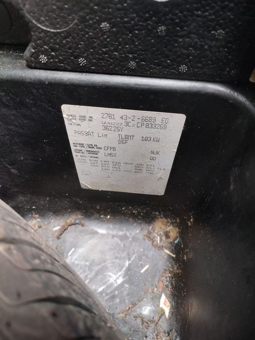 USA DREAPTA SPATE/CAPOTA PORTBAGAJ SPATE/ STOP STANGA/DREAPTA Volkswagen Passat B7