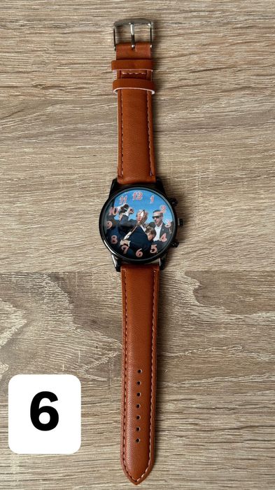 Новые часы кварцевые в упаковке.