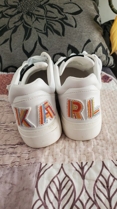 Karl Lagerfeld femei noi