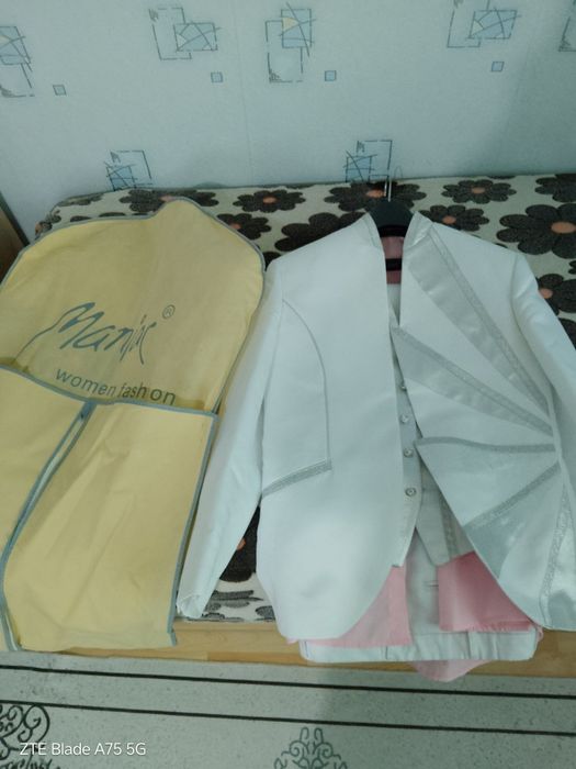 Костюм бял Versace