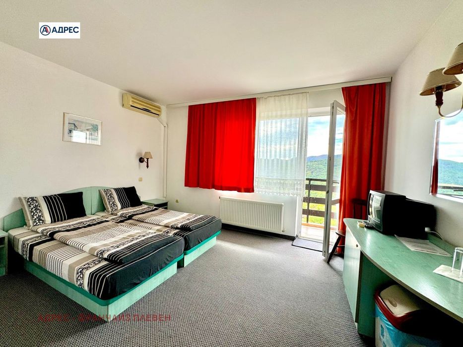 Продава се Хотел в с. Типченица, Област Враца - 1300 кв.м за 847 €/кв.м - Снимка #10