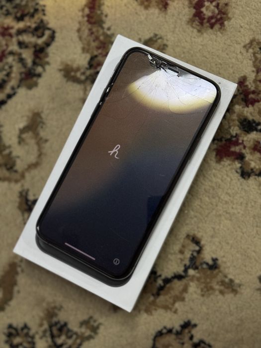 Прлдам айфон 11 про