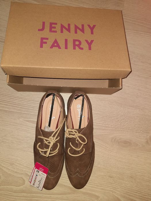 Transport gratuit! Pantofi noi, cu eticheta marimea 39