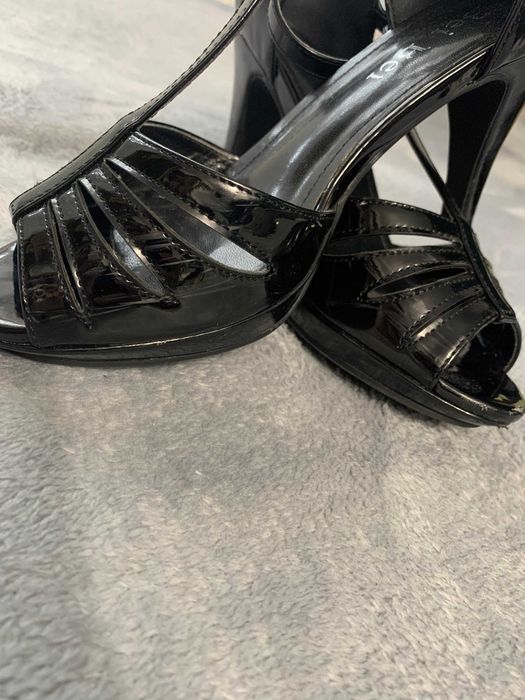Pantofi dama eleganti pe culoarea negru lucios