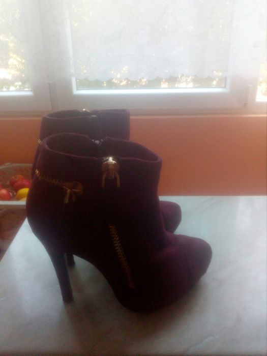 Зимни боти с висок ток