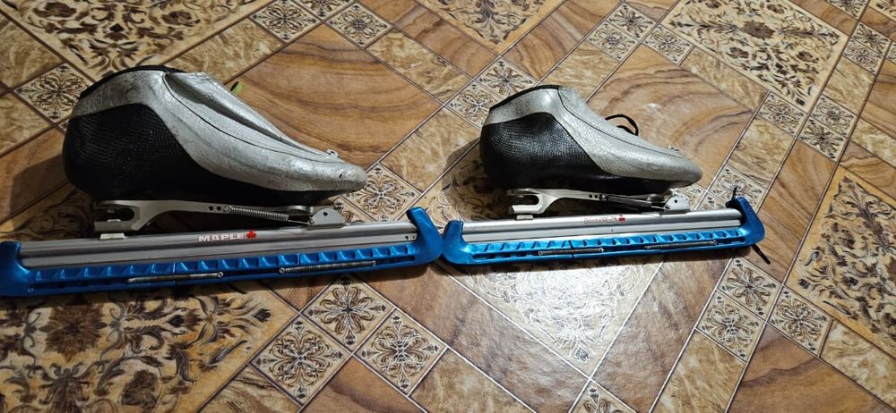 Продам конькобежные коньки