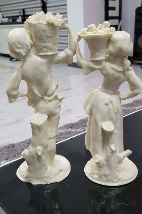 Sculpturi  praf marmura fata/baiat