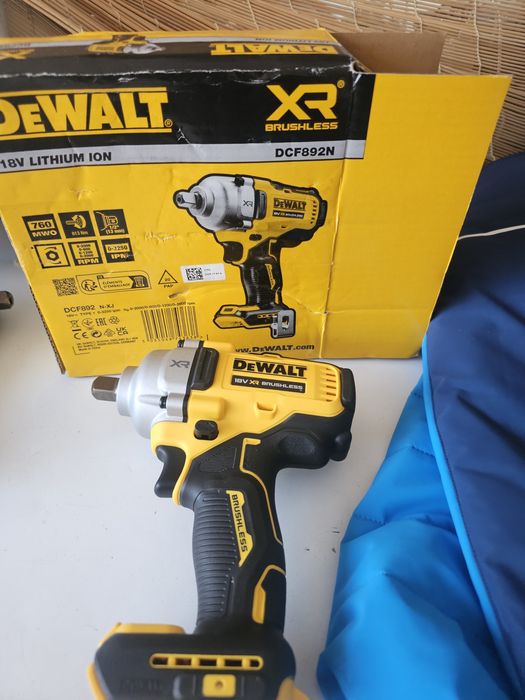 Dewalt impact 18v brushless