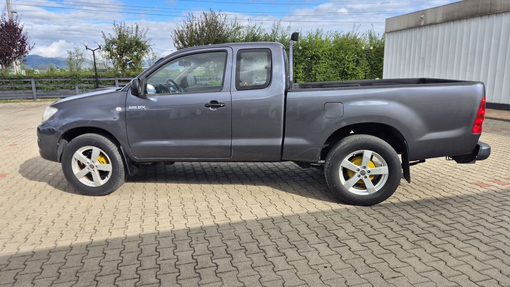 Toyota Hilux 2.5 D-4D Extra Cab – 2010 – 120 CP