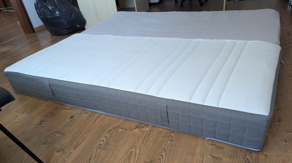 Saltea cu  arcuri Ikea Hövag 200x180x22