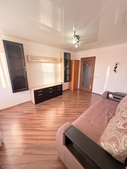 Сдам по месячно квартиру