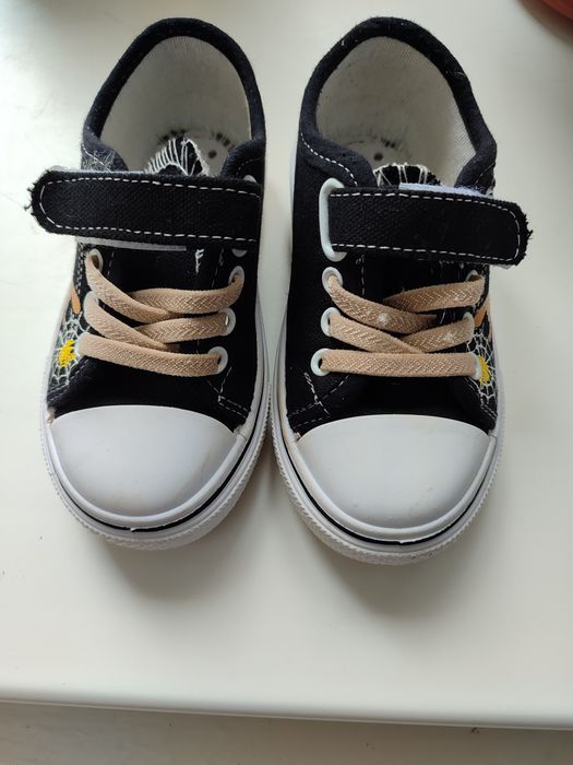 Продам детские кеды р.26