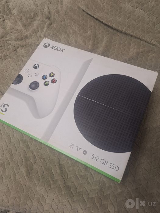 Xbox Series S 512Gb 2 джойстика