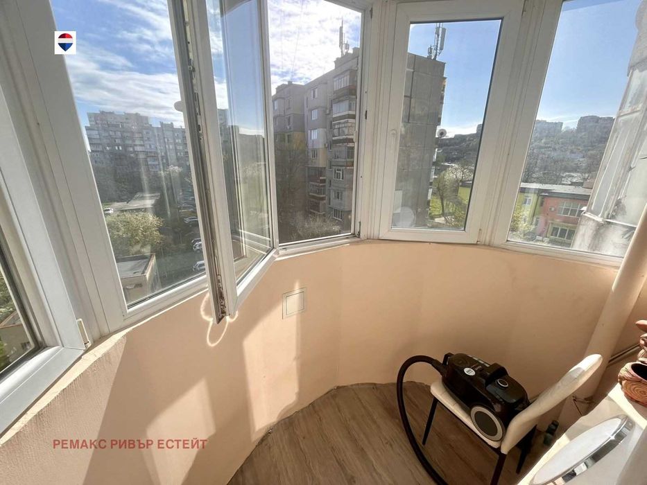 Продава се Тристаен апартамент в Русе, Родина 1 - 89 кв.м за 768 €/кв.м - Снимка #12