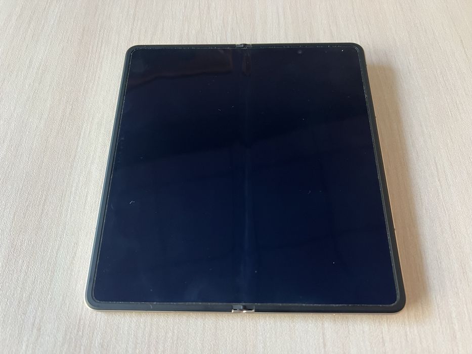 Продавам Honor Magic V5 512/16+16GB