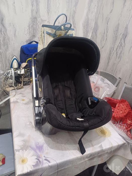 Продаётся фирменный авто люлька коляска