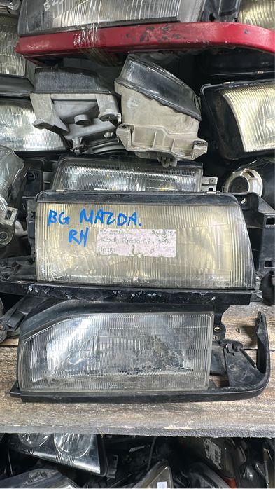 Правая фара на Mazda Familia BG