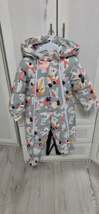 Продаются комбинезоны.