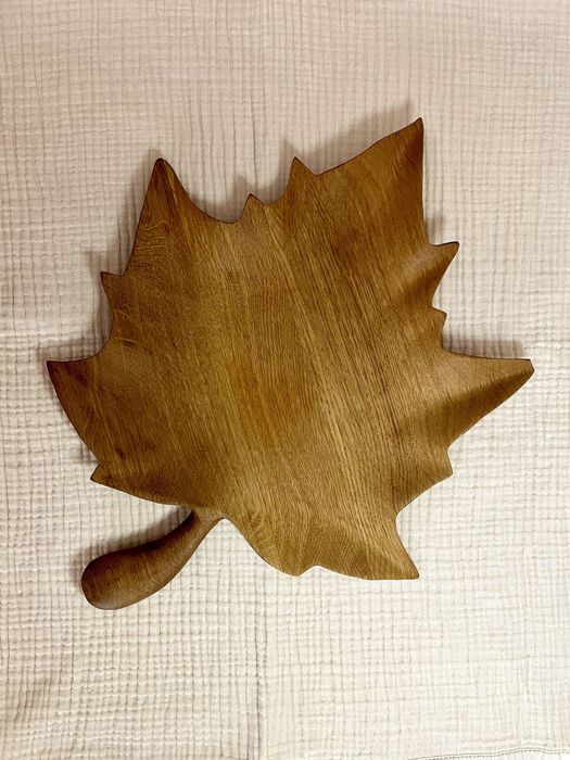 Тарелка дубовая "Клён"/