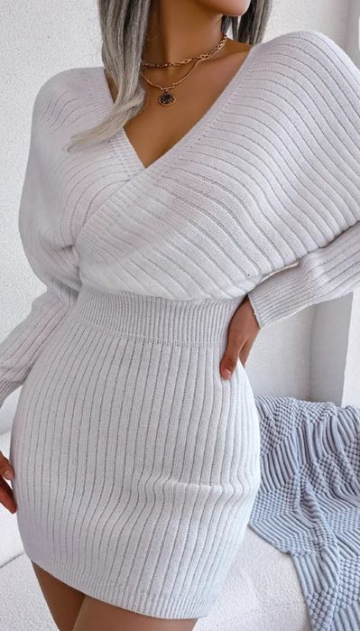 Платье вязаное нарядное