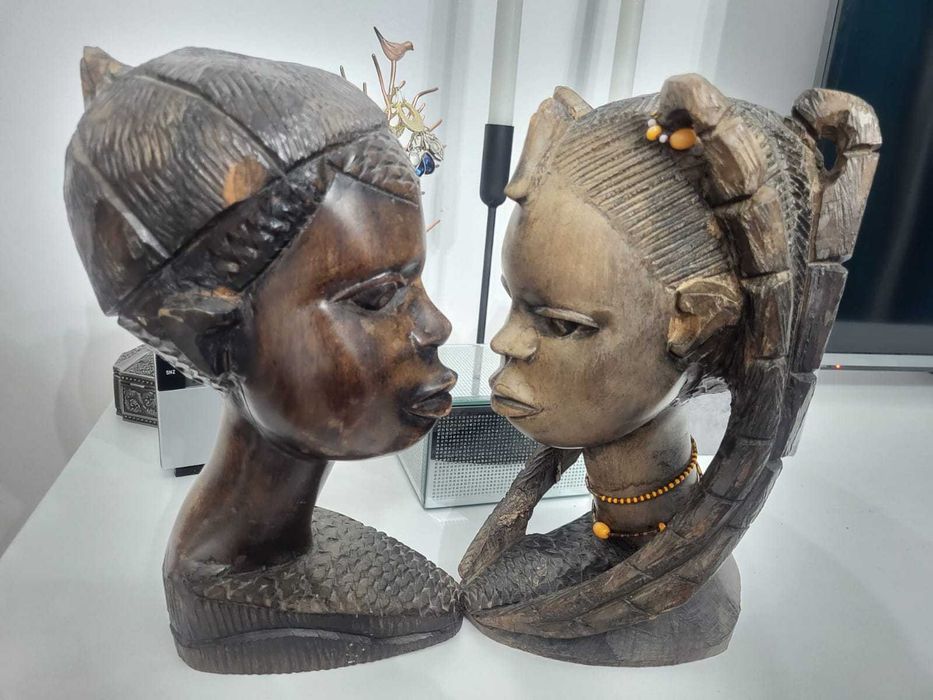 Busturi africane sculptate manual, statueta africana, arta africana