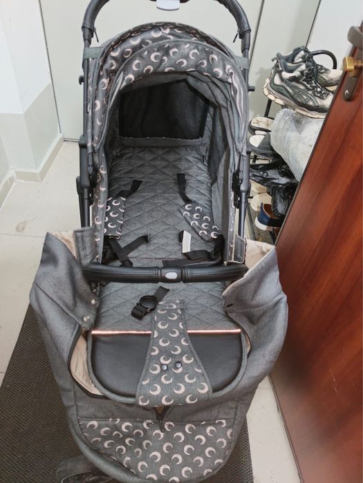 Продам коляску, очень легкая удобная