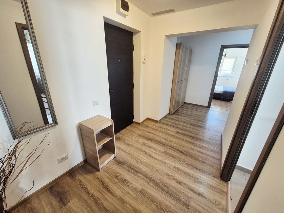 Închiriez apartament 3 camere