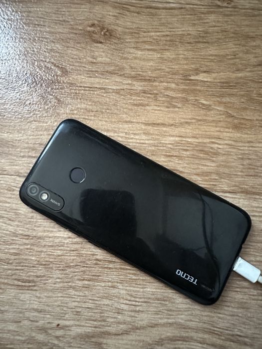 телефон tecno spark