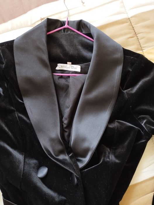 Красивое велюровое платье