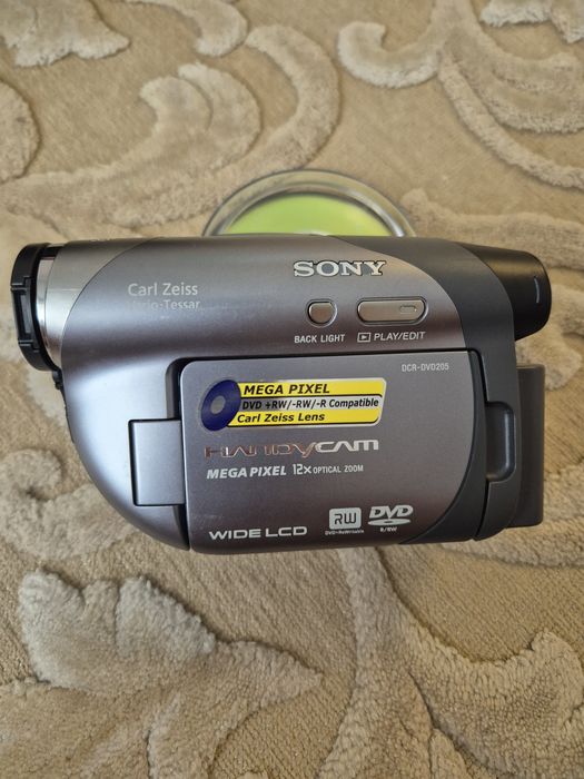 Продаётся мини DVD камера  Sony DCR‑DVD205E