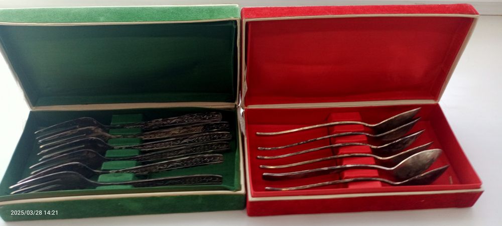 Продам, мельхиоровые столовые приборы.